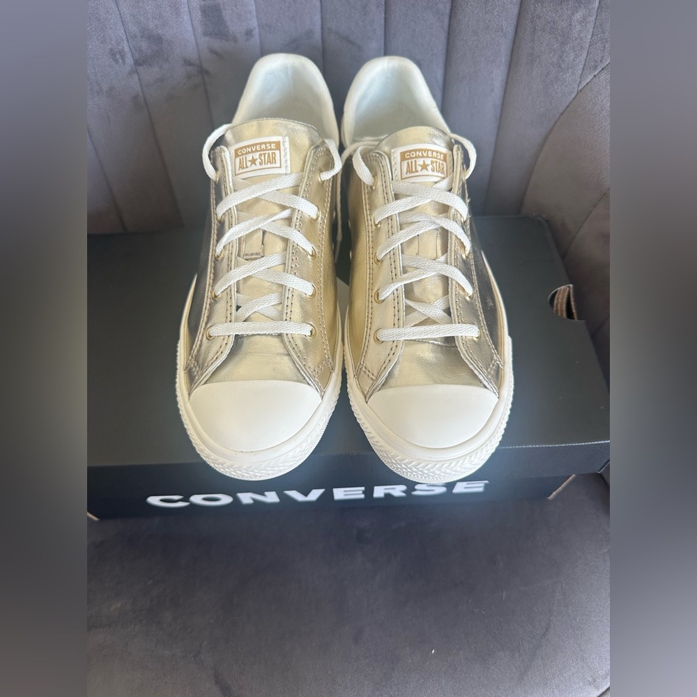 Converse New light gold Metallic Low Top Sneakers. 8.5 women’s Dainty Lucky Gold